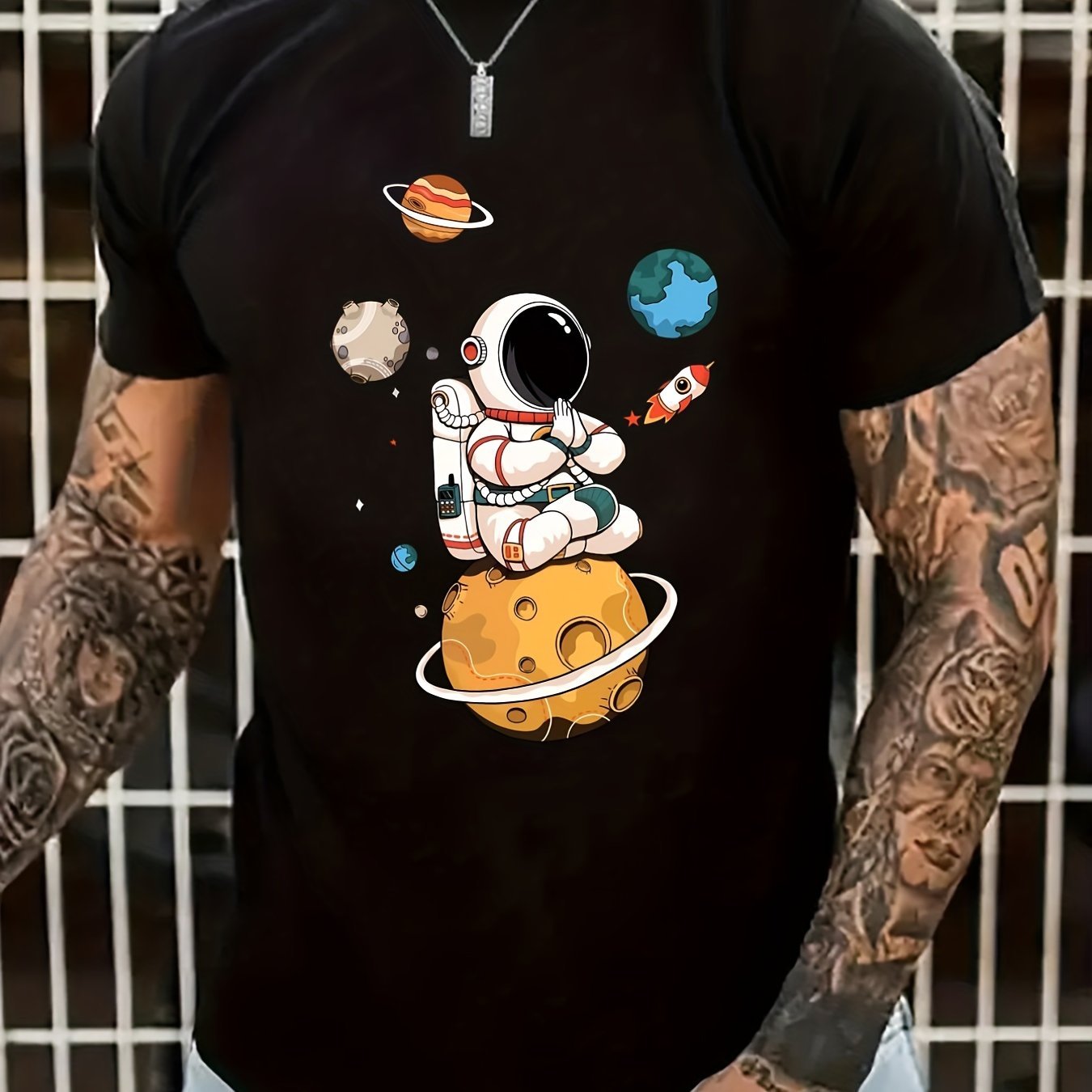 Summer Men's Casual Street Style Elastic Round Neck T-shirt With Cartoon Astronaut And Planet Patterns