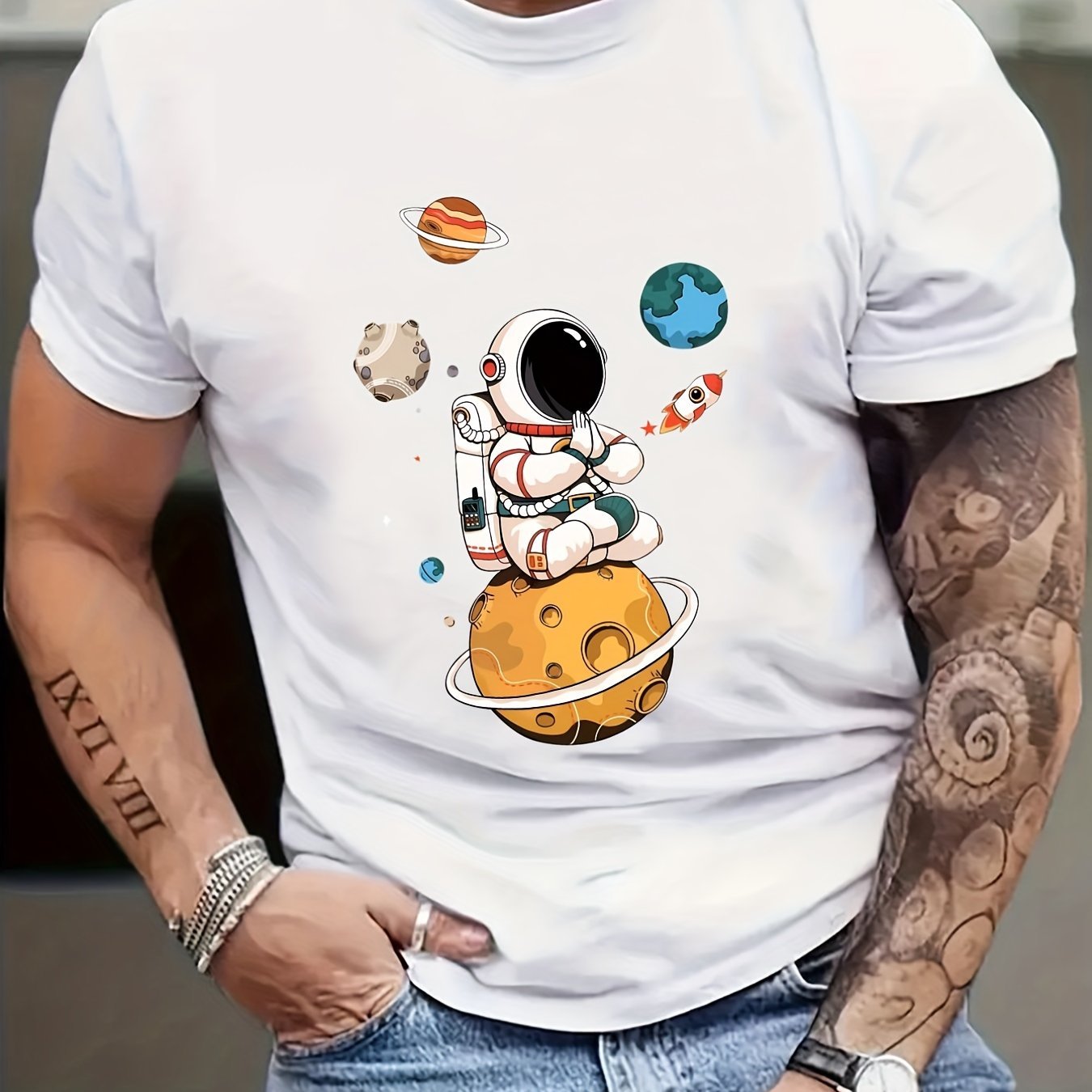 Summer Men's Casual Street Style Elastic Round Neck T-shirt With Cartoon Astronaut And Planet Patterns